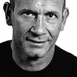 Eyal Yanilov fondateur de Krav Maga Global Eyal Yanilov fondateur de Krav Maga Global